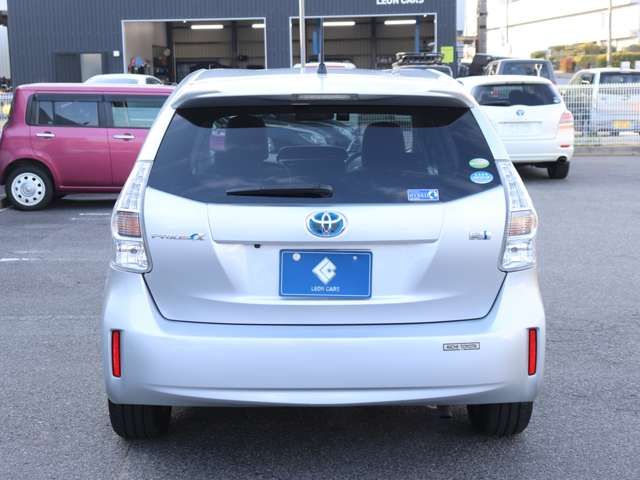 TOYOTA PRIUS ALPHA 2011 Image 31