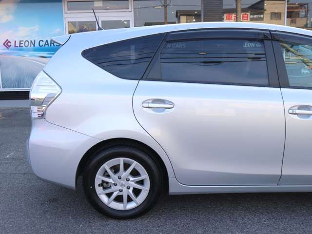 TOYOTA PRIUS ALPHA 2011 Image 31