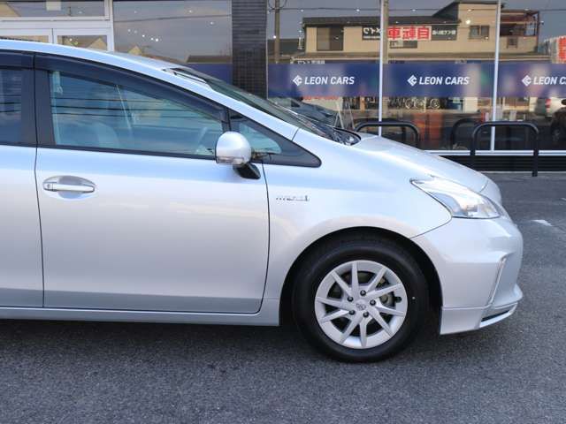 TOYOTA PRIUS ALPHA 2011 Image 31