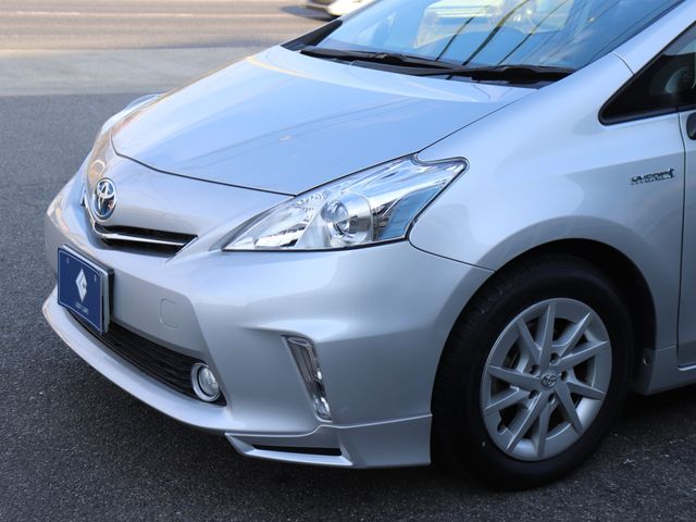 TOYOTA PRIUS ALPHA 2011 Image 31