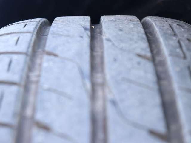 TOYOTA PRIUS ALPHA 2011 Image 31