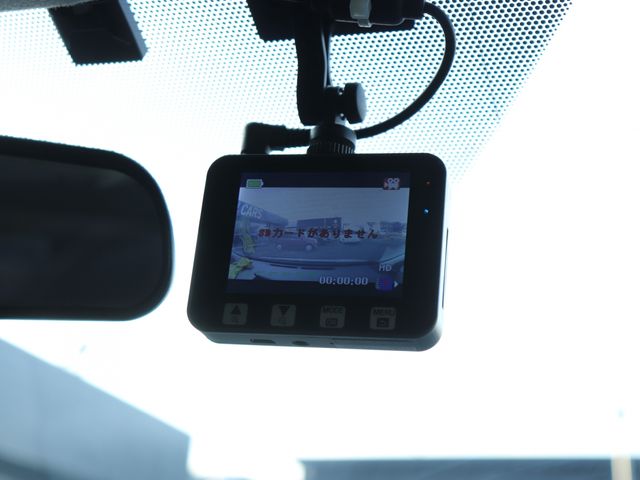 TOYOTA PRIUS ALPHA 2011 Image 31