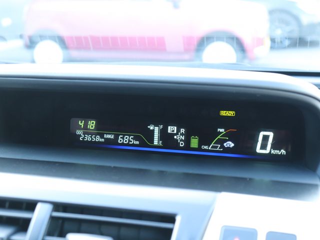 TOYOTA PRIUS ALPHA 2011 Image 31