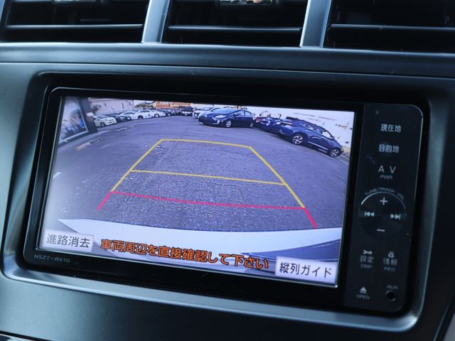 TOYOTA PRIUS ALPHA 2011 Image 31