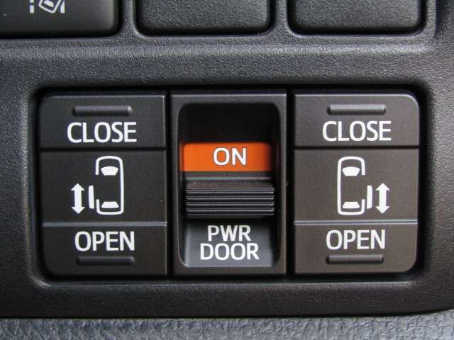 TOYOTA NOAH 2017 Image 31