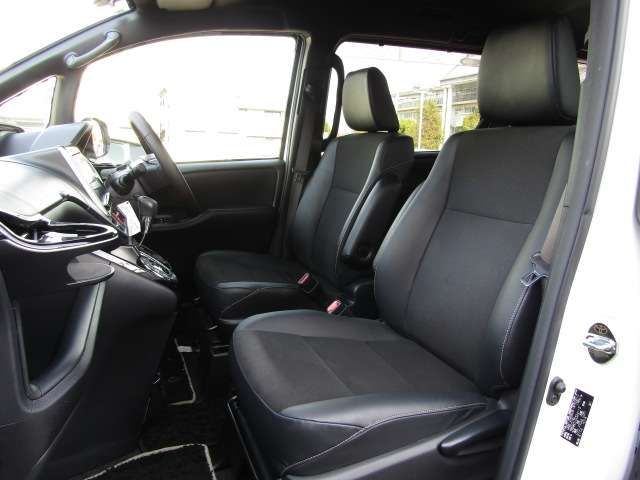 TOYOTA NOAH 2017 Image 31