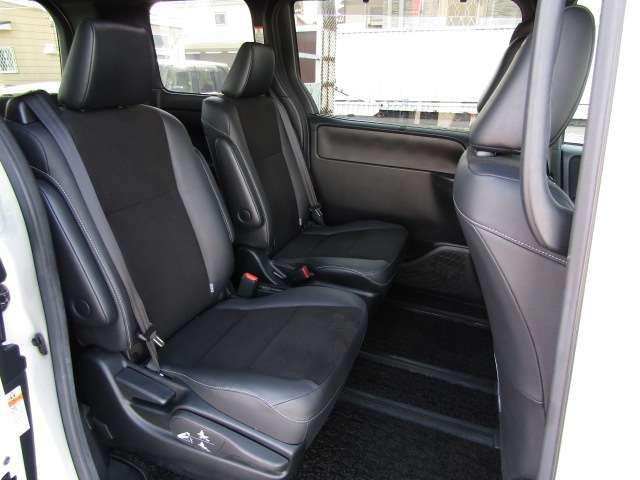 TOYOTA NOAH 2017 Image 31