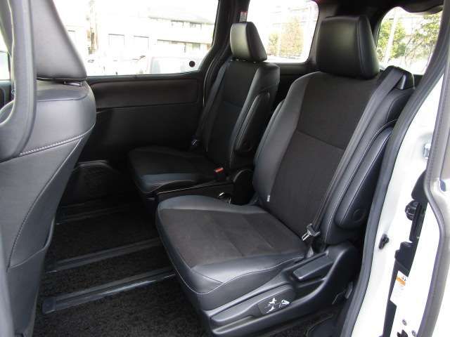 TOYOTA NOAH 2017 Image 31