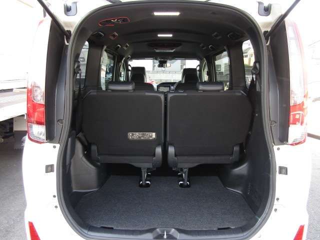 TOYOTA NOAH 2017 Image 31