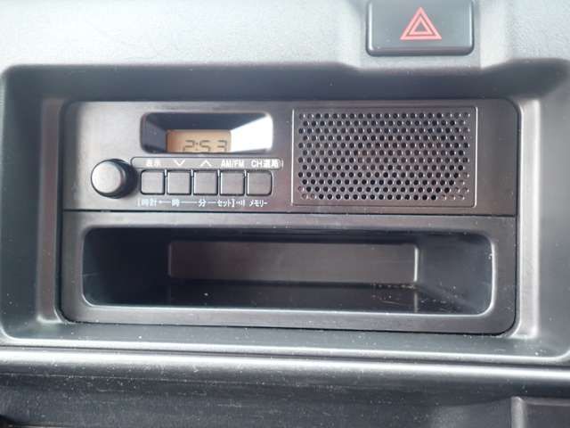 DAIHATSU HIJET CARGO 4WD 2019 Image 31