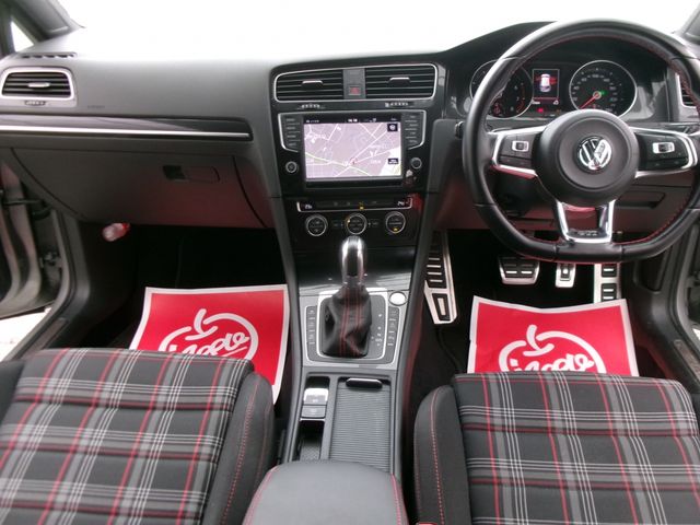 VOLKSWAGEN GOLF GTI 2017 Image 31