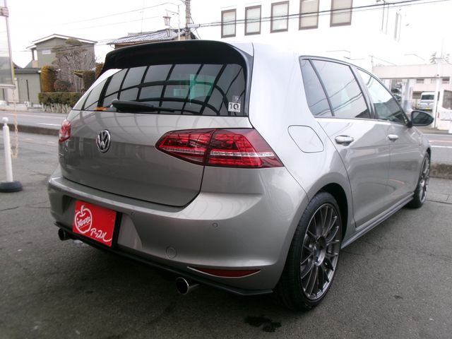 VOLKSWAGEN GOLF GTI 2017 Image 31