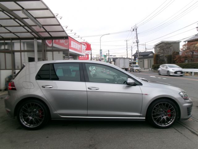 VOLKSWAGEN GOLF GTI 2017 Image 31