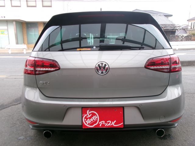 VOLKSWAGEN GOLF GTI 2017 Image 31