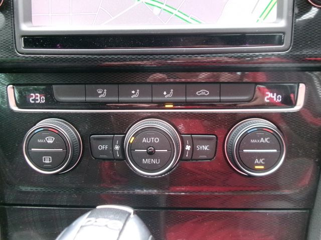 VOLKSWAGEN GOLF GTI 2017 Image 31