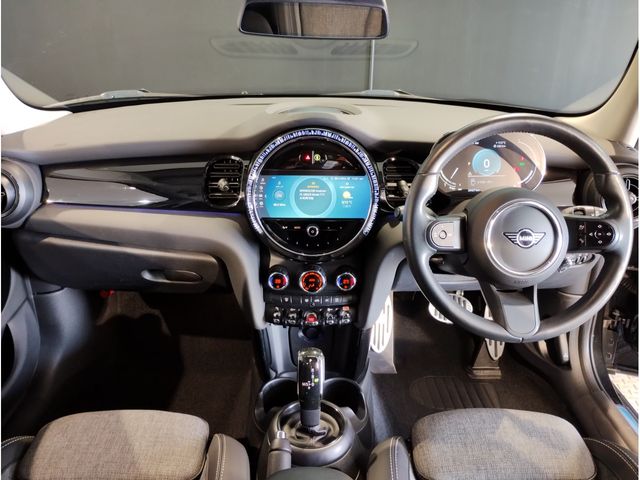 BMW MINI COOPER SD 5DOOR 2022 Image 31