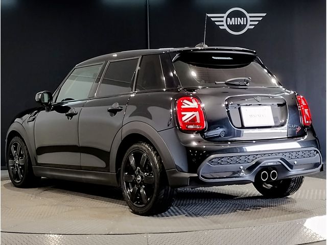 BMW MINI COOPER SD 5DOOR 2022 Image 31