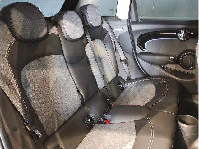 BMW MINI COOPER SD 5DOOR 2022 Image 31