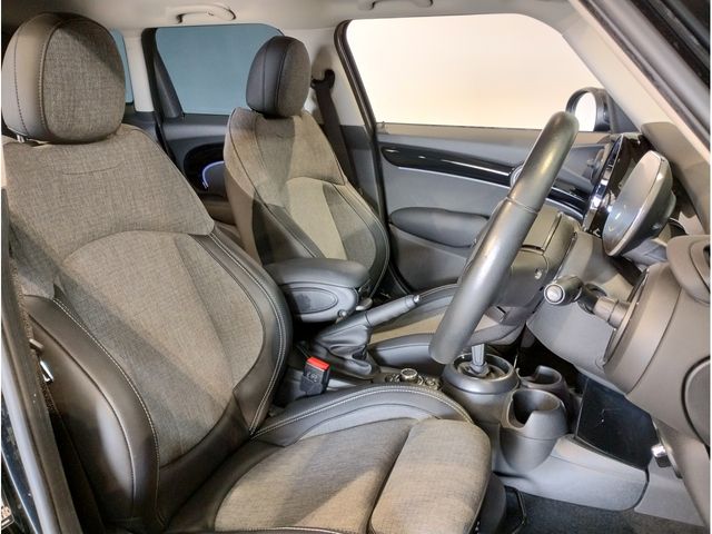 BMW MINI COOPER SD 5DOOR 2022 Image 31