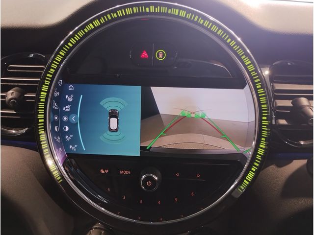 BMW MINI COOPER SD 5DOOR 2022 Image 31