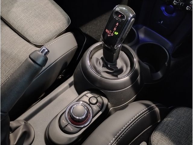 BMW MINI COOPER SD 5DOOR 2022 Image 31