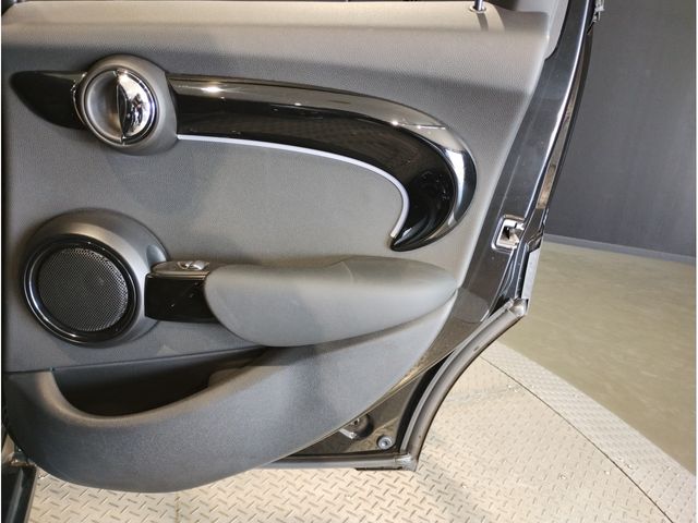 BMW MINI COOPER SD 5DOOR 2022 Image 31
