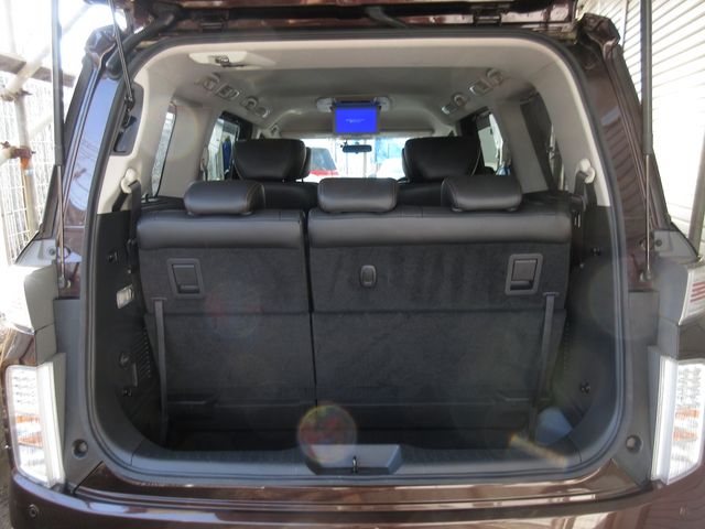 NISSAN ELGRAND 2015 Image 31