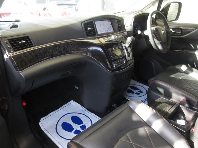 NISSAN ELGRAND 2015 Image 31