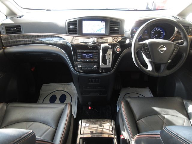 NISSAN ELGRAND 2015 Image 31