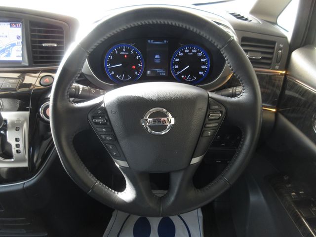 NISSAN ELGRAND 2015 Image 31