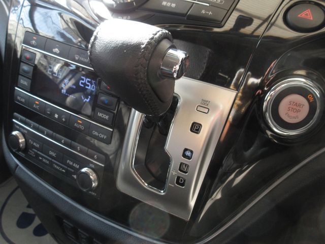 NISSAN ELGRAND 2015 Image 31