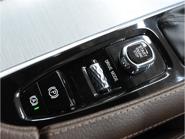 VOLVO XC90 2020 Image 31