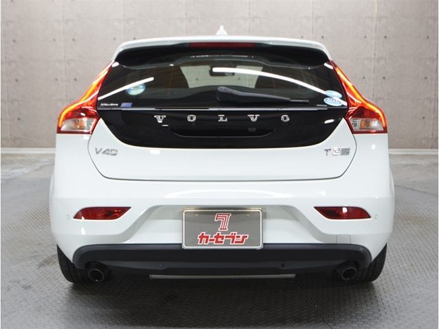 VOLVO V40 2020 Image 31