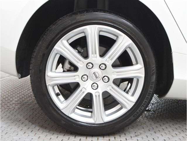 VOLVO V40 2020 Image 31