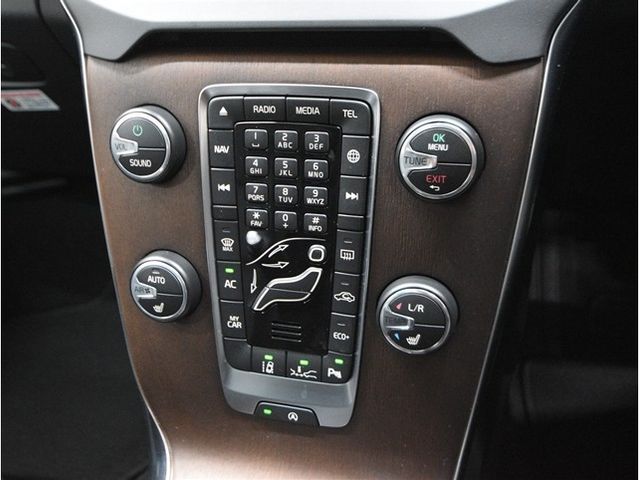 VOLVO V40 2020 Image 31