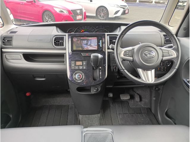 DAIHATSU TANTO CUSTOM 2017 Image 31