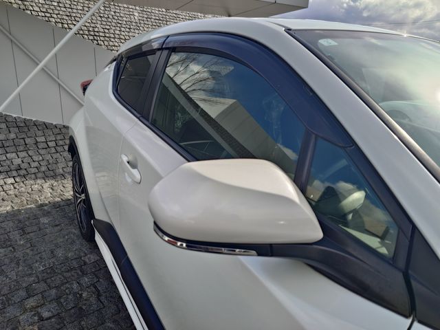 TOYOTA C-HR 2017 Image 31
