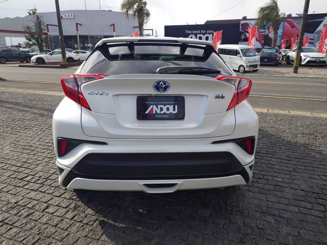 TOYOTA C-HR 2017 Image 31