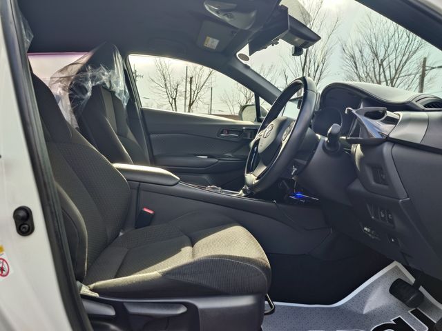 TOYOTA C-HR 2017 Image 31