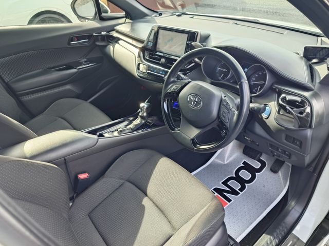 TOYOTA C-HR 2017 Image 31