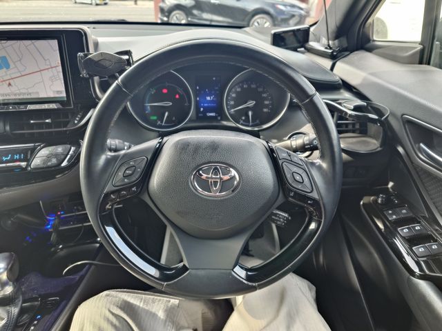 TOYOTA C-HR 2017 Image 31