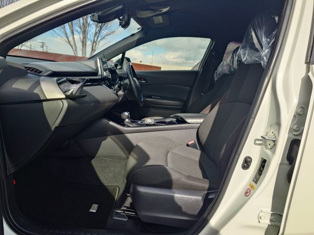 TOYOTA C-HR 2017 Image 31