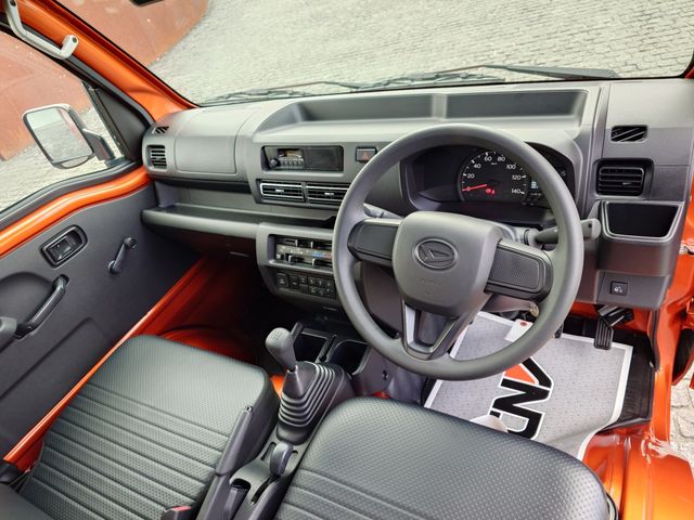 DAIHATSU HIJET TRUCK 4WD 2023 Image 31