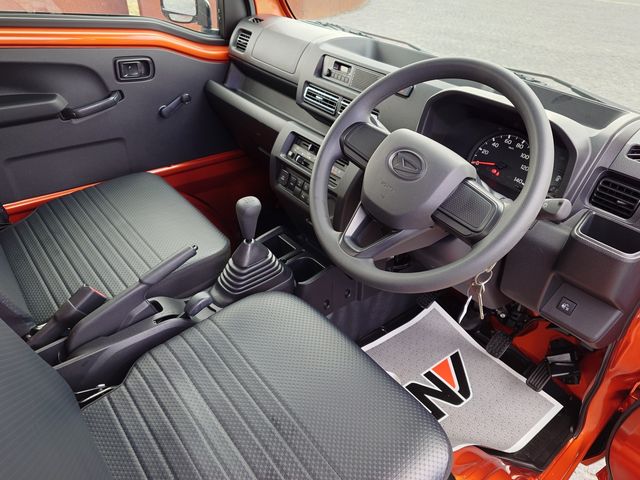 DAIHATSU HIJET TRUCK 4WD 2023 Image 31