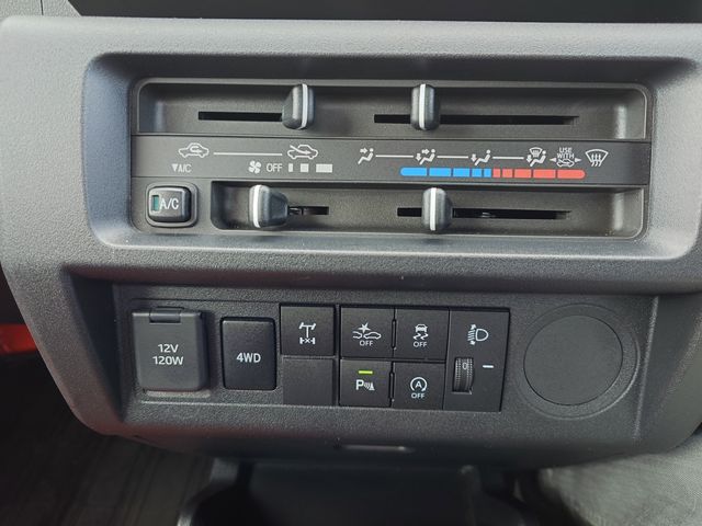 DAIHATSU HIJET TRUCK 4WD 2023 Image 31