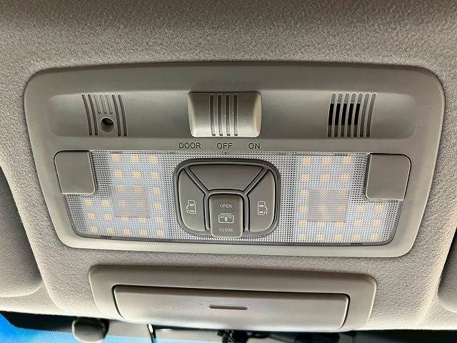 TOYOTA ESTIMA 2013 Image 31