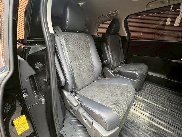 TOYOTA ESTIMA 2013 Image 31