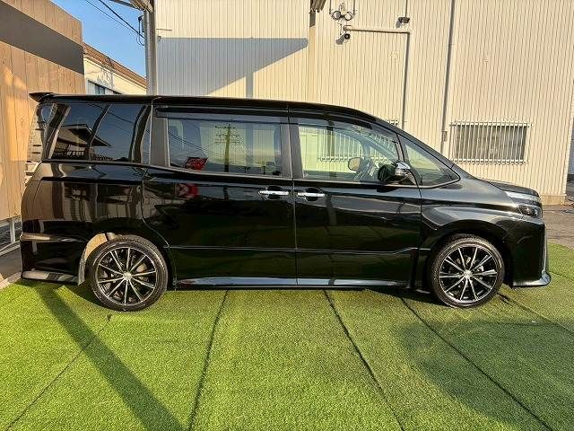 TOYOTA VOXY 2021 Image 31