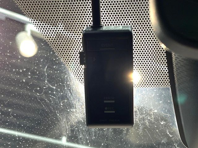 TOYOTA NOAH HYBRID 2018 Image 31