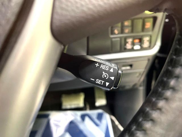 TOYOTA NOAH HYBRID 2018 Image 31